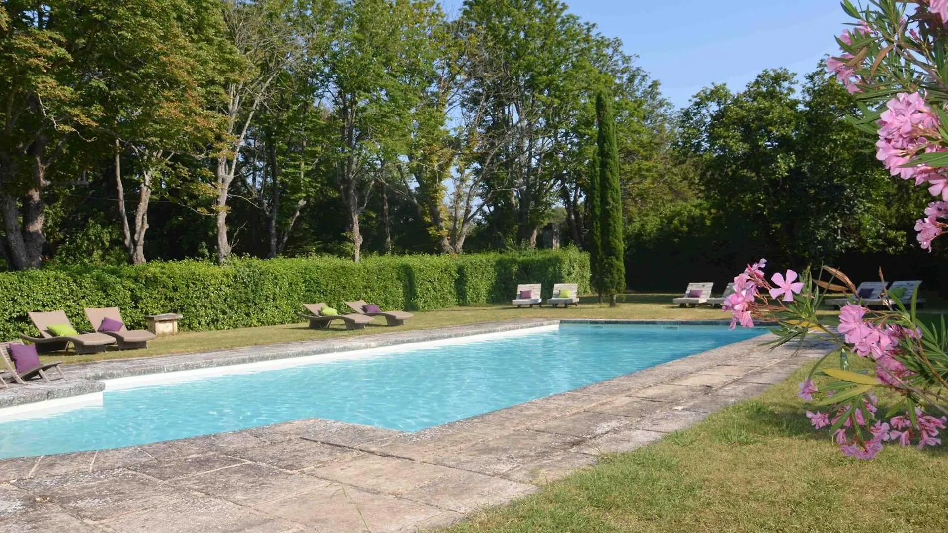 Domaine Shambala - Maison D\'Hote En Provence - Piscine Chauffee location